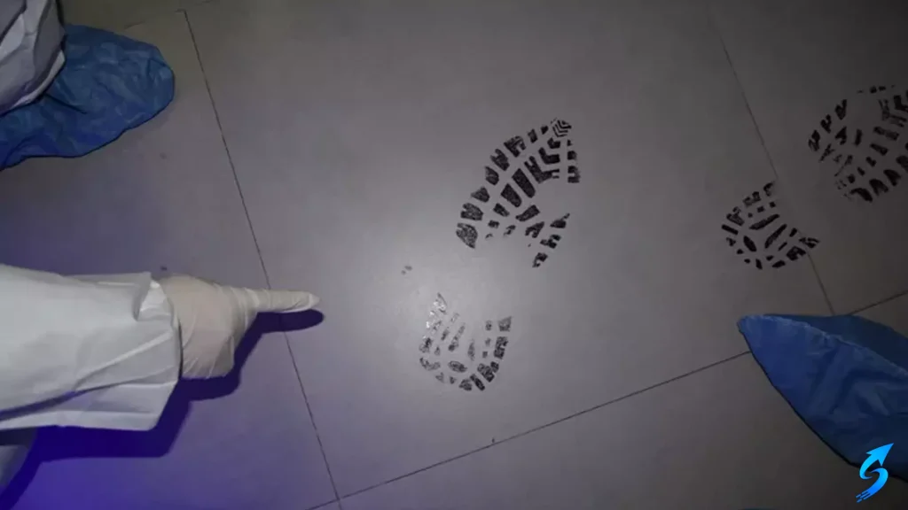 Identifying a Thief Through Footprints and Shoe Impressions